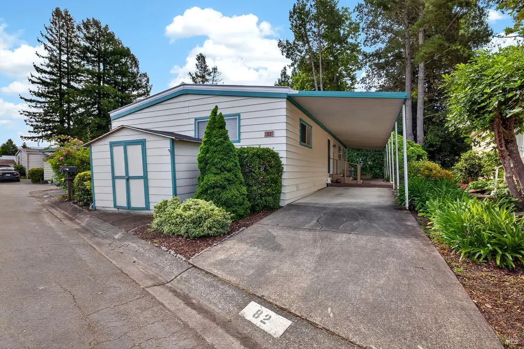 82 Circulo Rosalia Ct