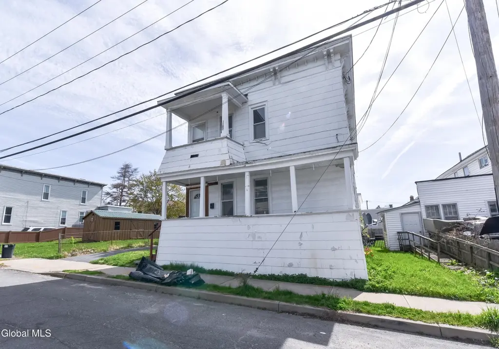 203 Brookside Ave