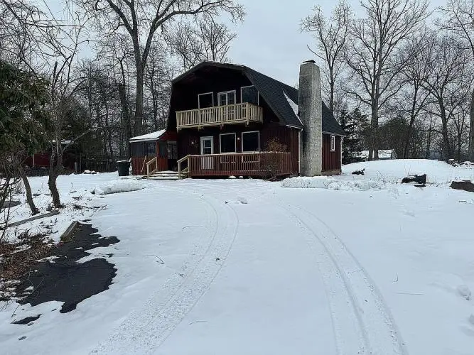 220 Saturn Dr