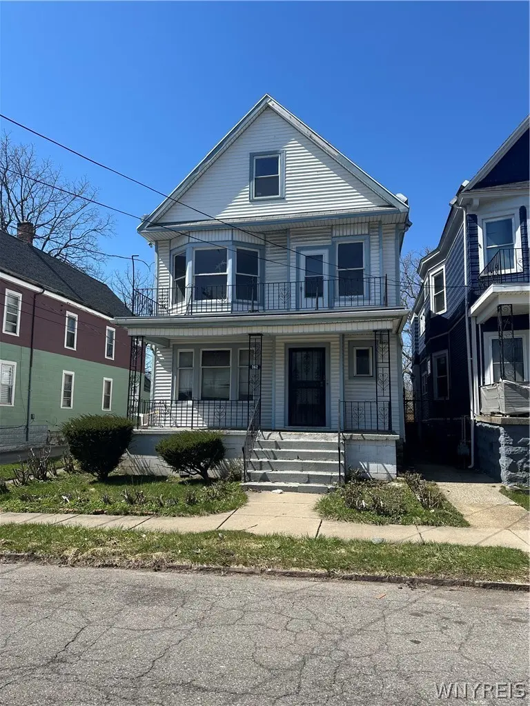360 Fox St