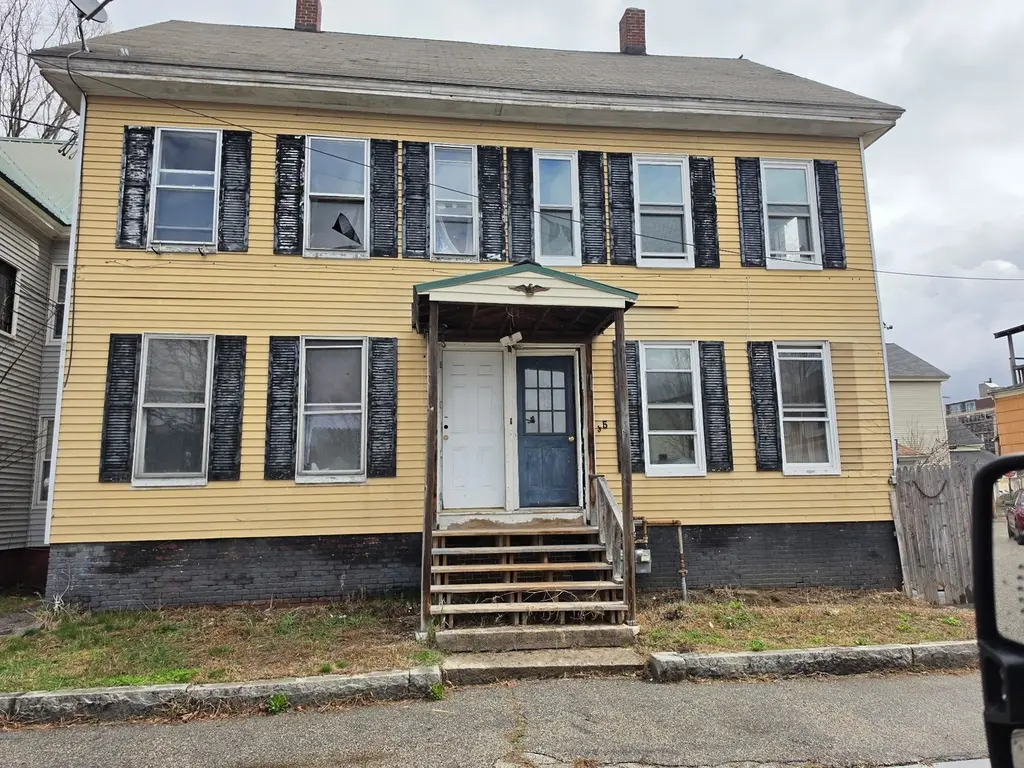 33-35 Chesley St