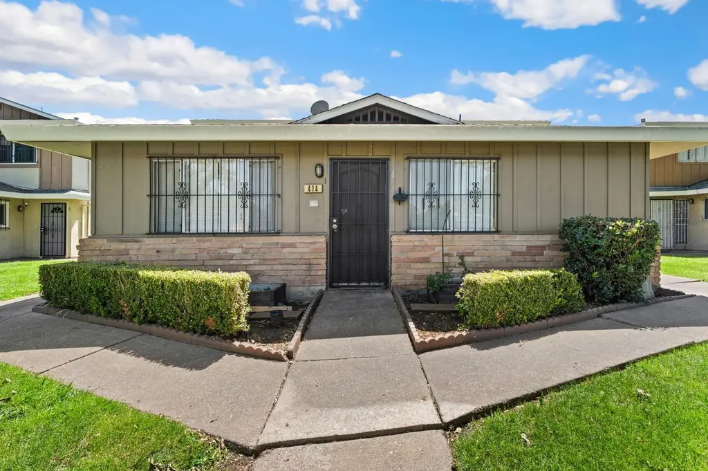 414 E Bianchi Rd #1