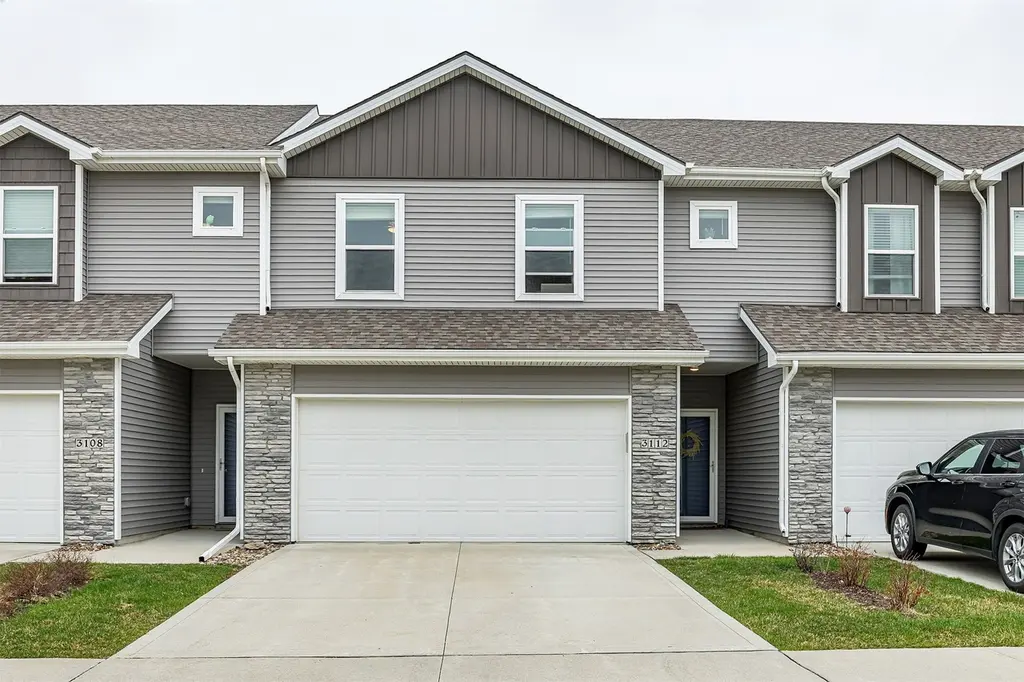 3112 NE Chandler Ln