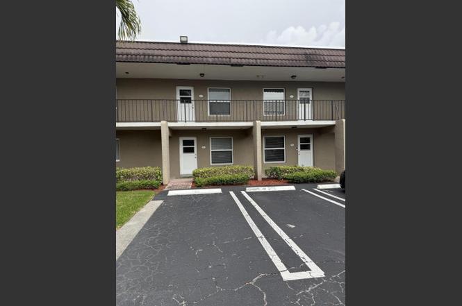 2755 Casita Way #206