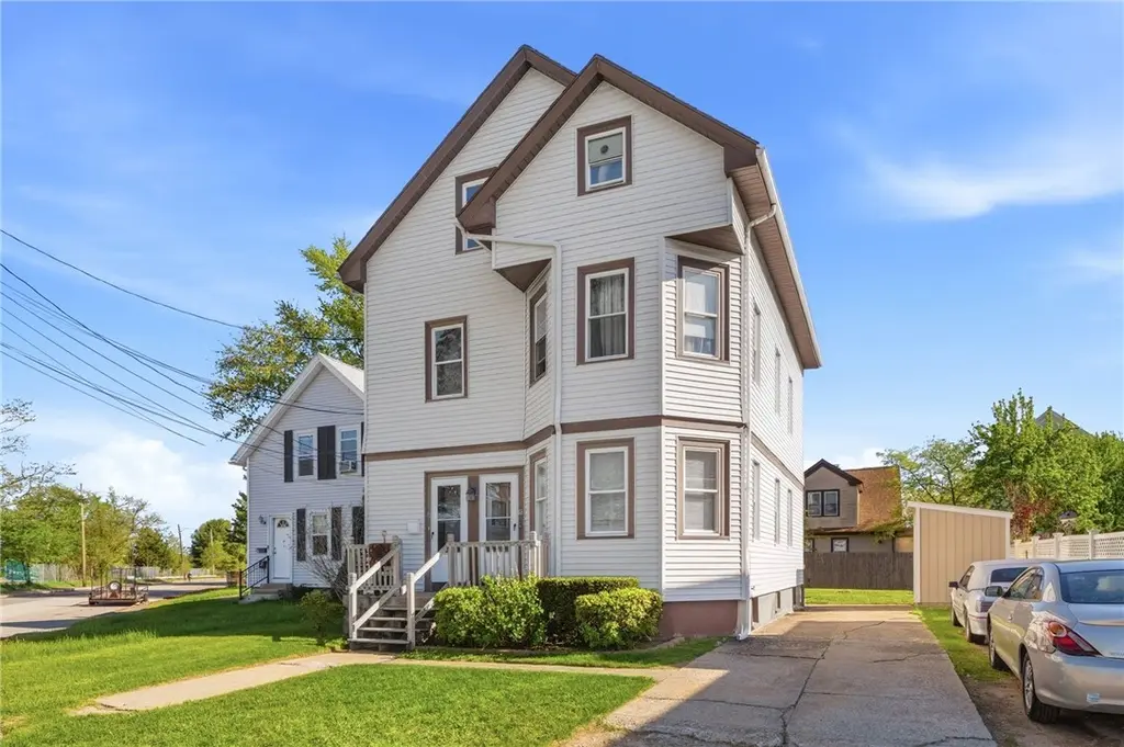 10 Molter St