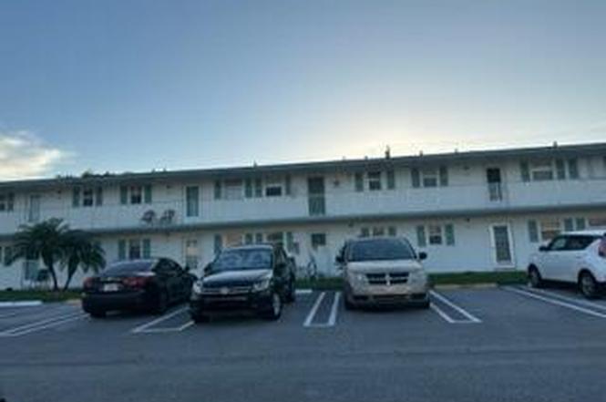 1117 Lake Ter #105