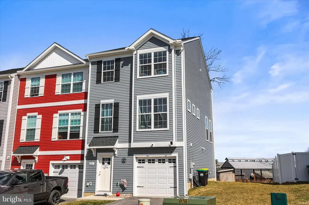 101 Overlook Dr