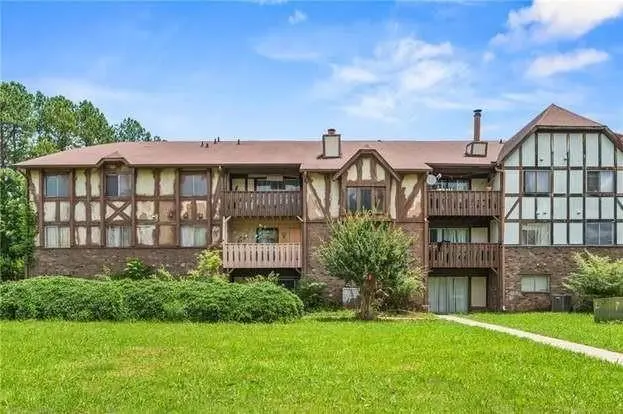 103 Camelot Dr