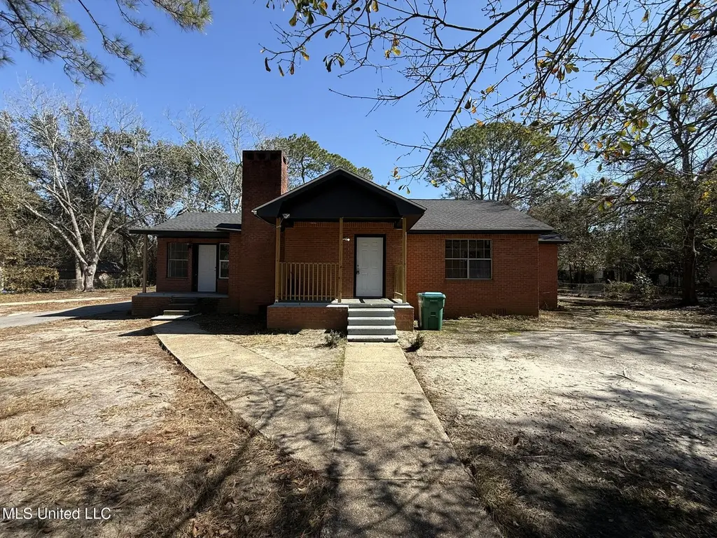 8356 Louisiana Ave